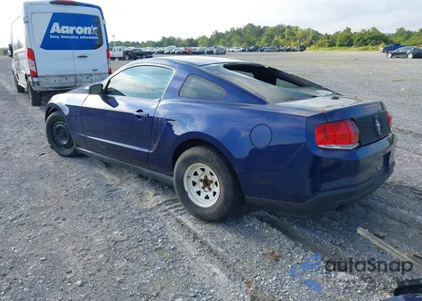 2010 Ford Mustang V6 Premium z USA, uszkodzony, nr VIN 1ZVBP8AN5A5149230